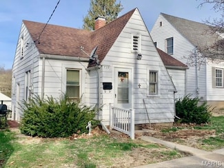 729 Hazel St, Hannibal, MO 63401