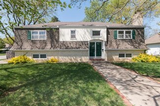 8632 W 89th St, Overland Park, KS 66212