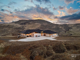 5225 Spring Creek Rd, Emmett, ID 83617