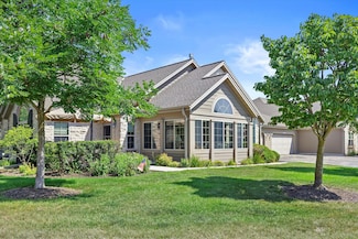 N69W15495 MacAllan Ct Unit 256, Menomonee Falls, WI 53051