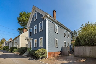 74 Gates St, Portsmouth, NH 03801