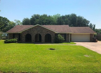 6607 Meadow Ridge Ln, Lake Charles, LA 70605