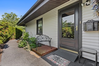 4 Devon Ct Unit B, Yorktown Heights, NY 10598