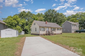 202 S Pinchback Ave, Bessemer City, NC 28016