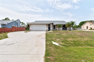 749 Tulip Dr, Sebastian, FL 32958
