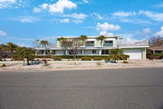 11485 2nd St E, Treasure Island, FL 33706