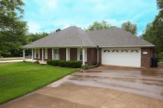 1904 W Linden St, Corinth, MS 38834