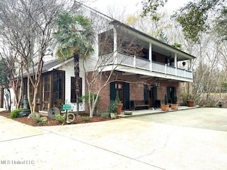 48 Fairway Dr, Natchez, MS 39120