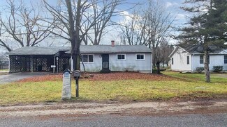 813 E Eureka St, Greenville, MI 48838