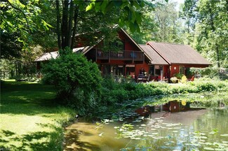 1045 Jackie St, Jefferson, OH 44047