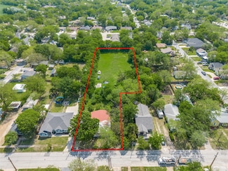 208 Farley St, Waxahachie, TX 75165