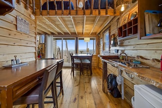7 Coon Mountain Ln, Liberty, ME 04949