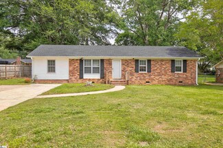 3 Embry St, Taylors, SC 29687