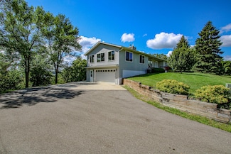 3922 Sunny Brook Dr NW, Alexandria, MN 56308
