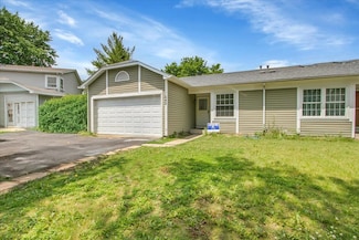 1645 Estate Cir, Naperville, IL 60565