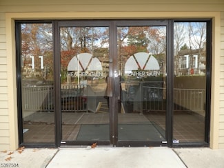 1109 Stoneridge Cir Unit 9, Helmetta, NJ 08828