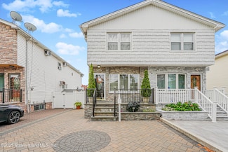 370 Stobe Ave, Staten Island, NY 10306