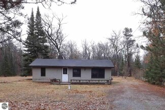 121 Marty Dr, Mio, MI 48647