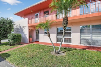 7 Golfs Edge Unit D, West Palm Beach, FL 33417