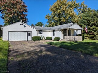 3965 Hambleton Ave, Louisville, OH 44641