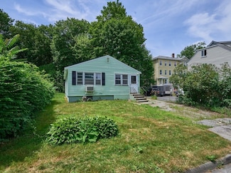 10 Ashwood St, Worcester, MA 01604
