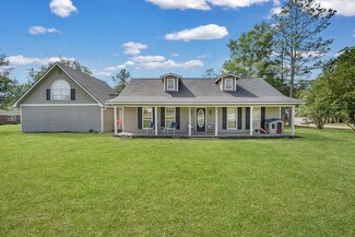 201 Willow Dr, Glennville, GA 30427