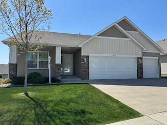 983 Aurora Cir, Red Wing, MN 55066