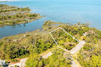 3 West Dr, Pine Knoll Shores, NC 28512