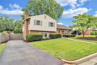 137 Frontier Rd NE, Roanoke, VA 24012