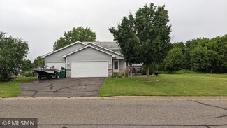 915 Joes Lake Rd SE, Cambridge, MN 55008