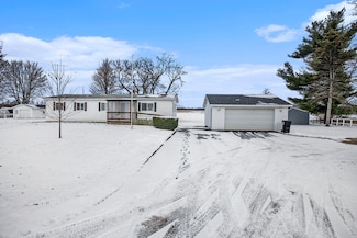 69617 Eisenhower Rd, Sturgis, MI 49091