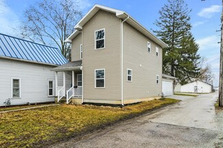 407 S Main St, Nappanee, IN 46550