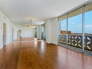 1801 Lavaca St Unit 5J, Austin, TX 78701