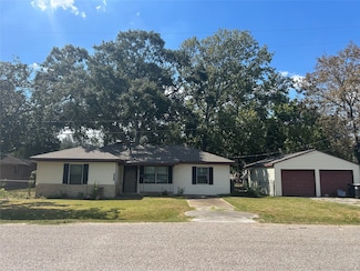 1012 S Lee St, Alvin, TX 77511