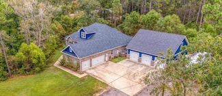 6808 Santa Clara Dr, Navarre, FL 32566