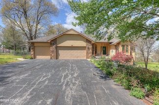 141 W Forest Dr, Carl Junction, MO 64834