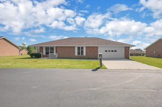406 Aarika Dr Unit 47, West Jefferson, OH 43162
