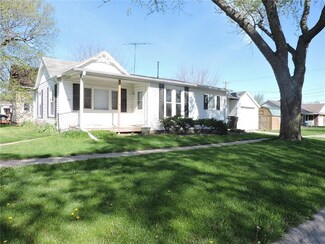 301 W Green St, Winterset, IA 50273