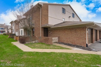 6715 Maple Lakes Dr Unit 70, West Bloomfield, MI 48322