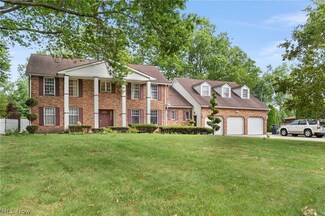 642 Wildwood Dr NE, Warren, OH 44483