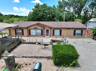 141 Hickory Ln, Eufaula, OK 74432