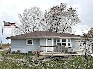 111 S 4th St, Bellechester, MN 55027