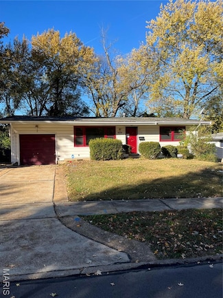 9219 Ellison Dr, Saint Louis, MO 63136