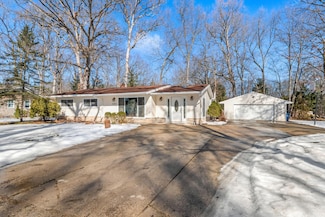 4165 Diamond St, Ypsilanti, MI 48197