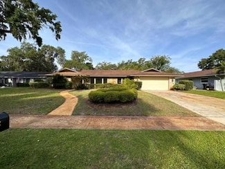 4422 Meadowood St, Orlando, FL 32812