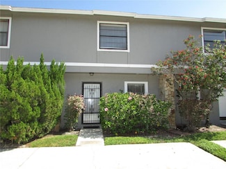 10049 Lake Oak Cir, Tampa, FL 33624