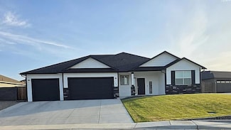 7309 Cyan Dr, Pasco, WA 99301