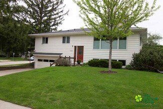 5922 S Hill Dr, Madison, WI 53705