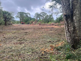 17 Roosevelt Ave, Lehigh Acres, FL 33936