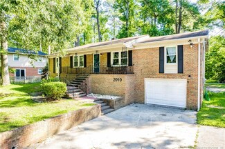 2010 Forest Hills Dr, Fayetteville, NC 28303